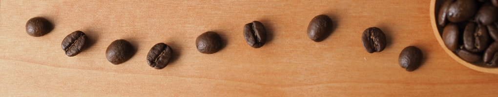 ビルボード写真　コーヒー豆点々